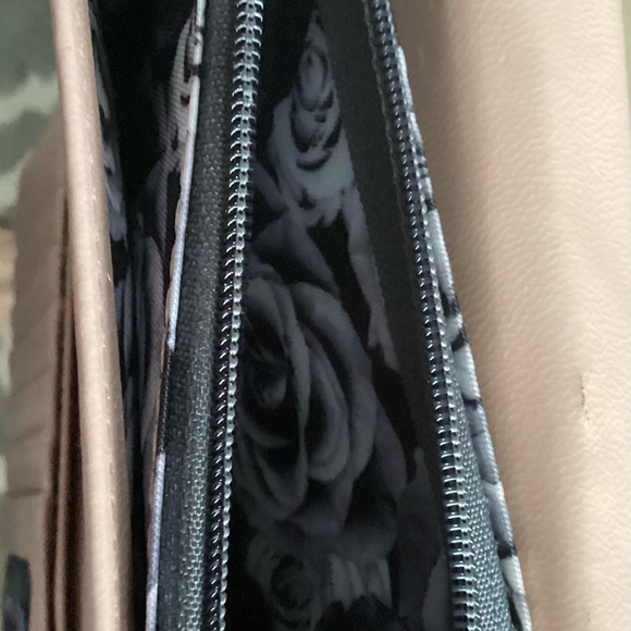 Adrianne vittadini wallet/clutch - Picture 4 of 5